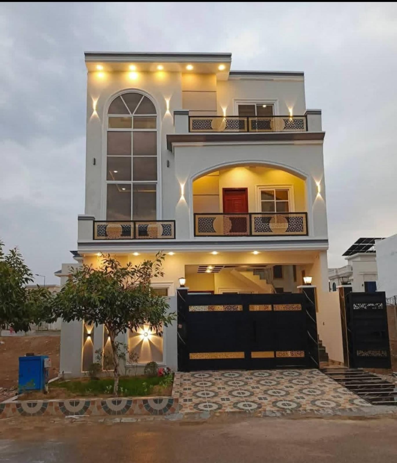 5 Marla Triple Storey Luxury House For Sale New Defense View Phase 2 Dera Ghazi Khan - Zatimakan.com