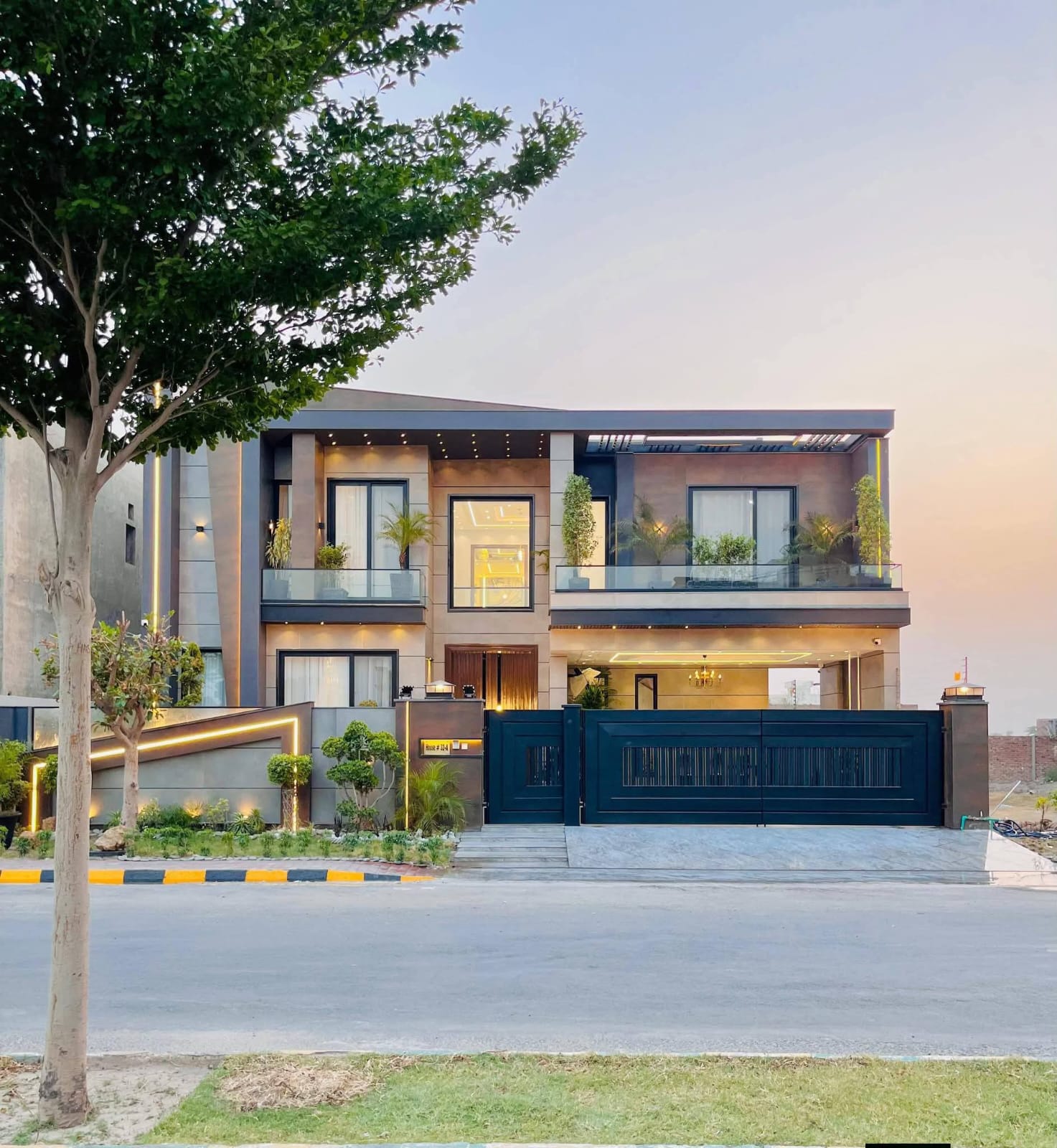 1 Kanal Ultra Modern Luxury Designer House For Sale in Royal Orchard Multan