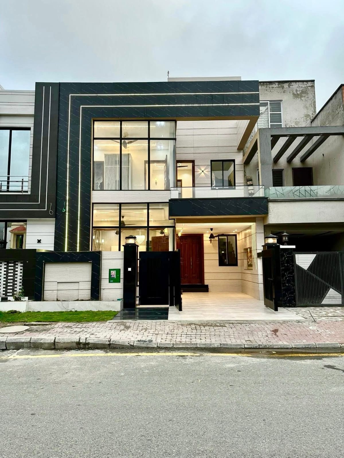 5 Marla Most Luxurious Designer House For Sale
