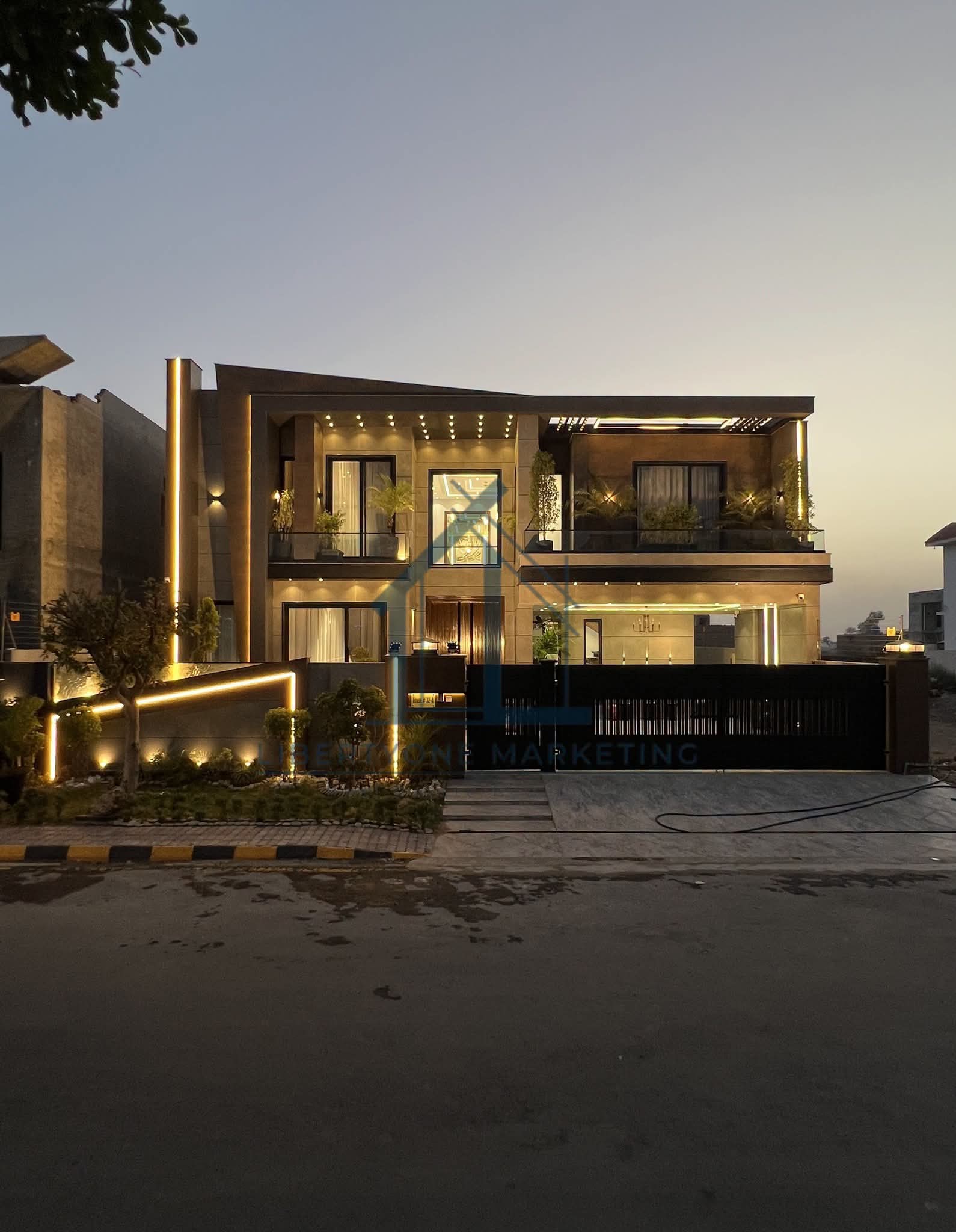 1 Kanal Ultra Modern Luxury House for Sale