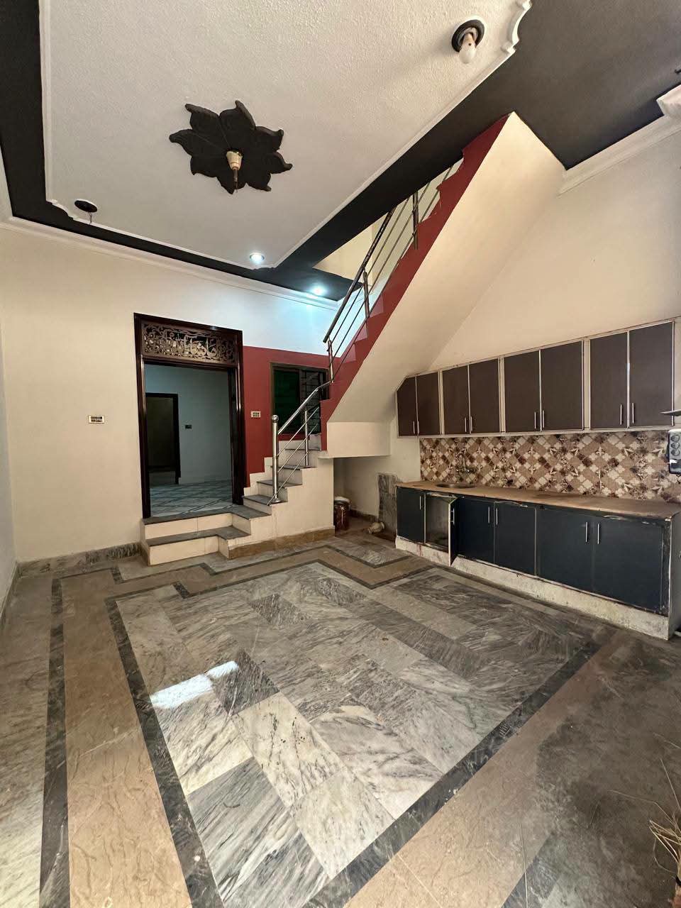 2.5 MARLA TRIPLE STORY HOUSE AVAILABLE FOR SALE